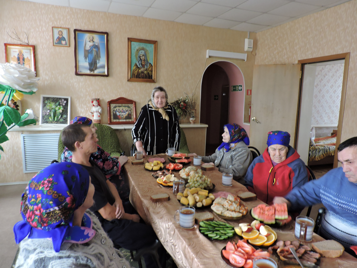 Чаепитие в Новочадовском филиале ГБСУСОССЗНРМ «Заречный дом-интернат для престарелых и инвалидов»